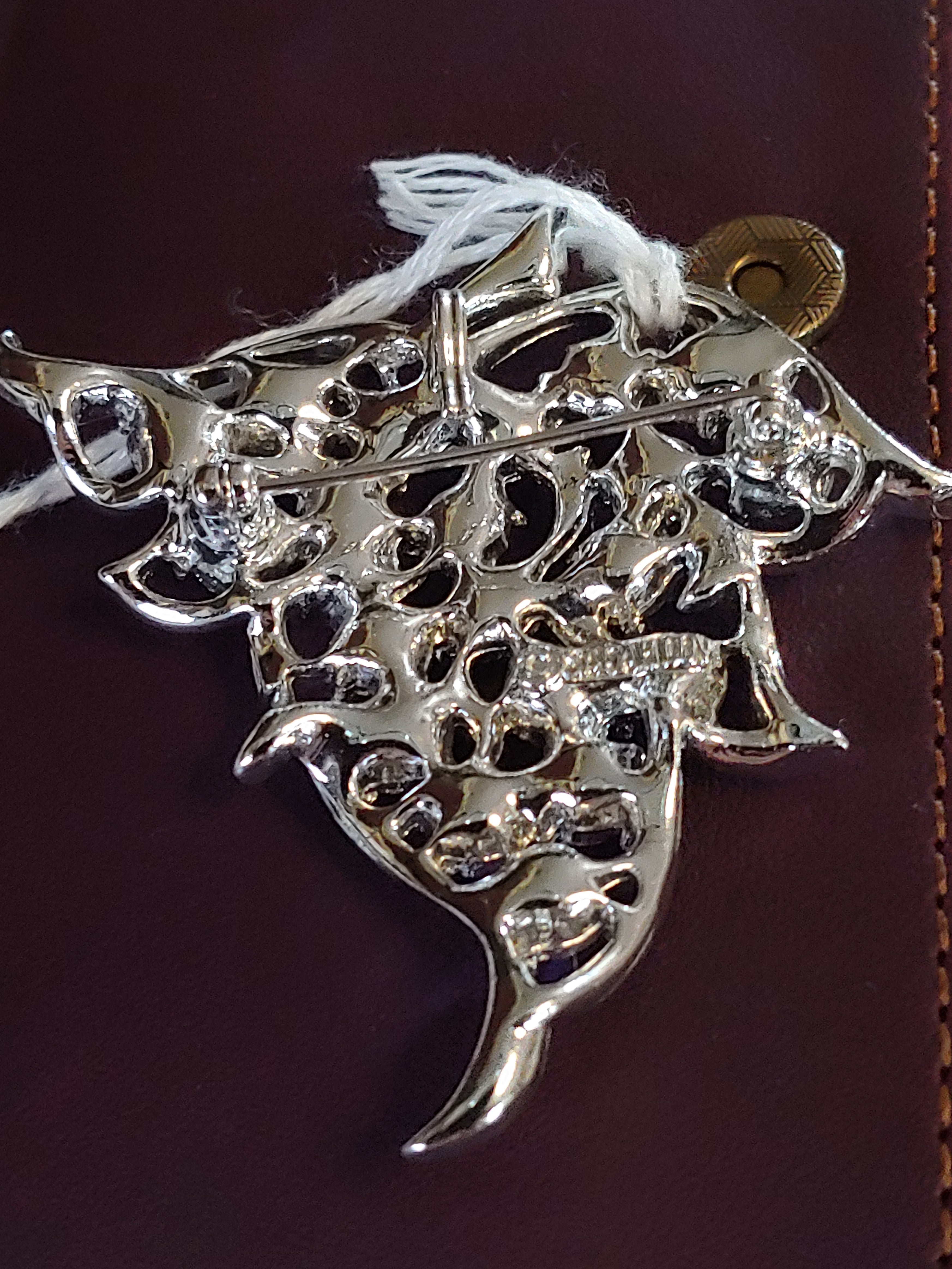 BROOCHES JEWELRY