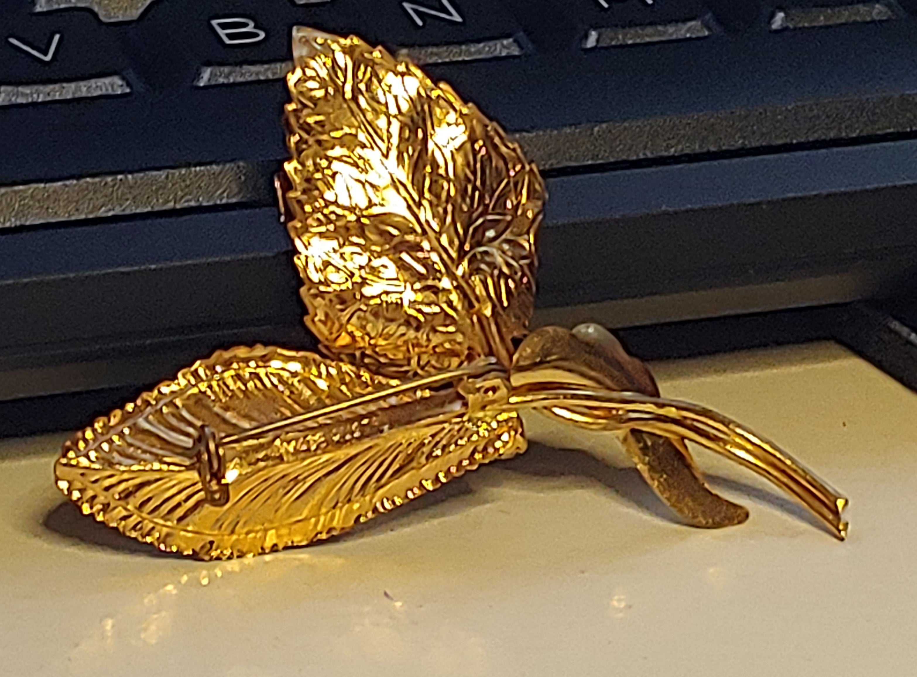 BROOCHES JEWELRY