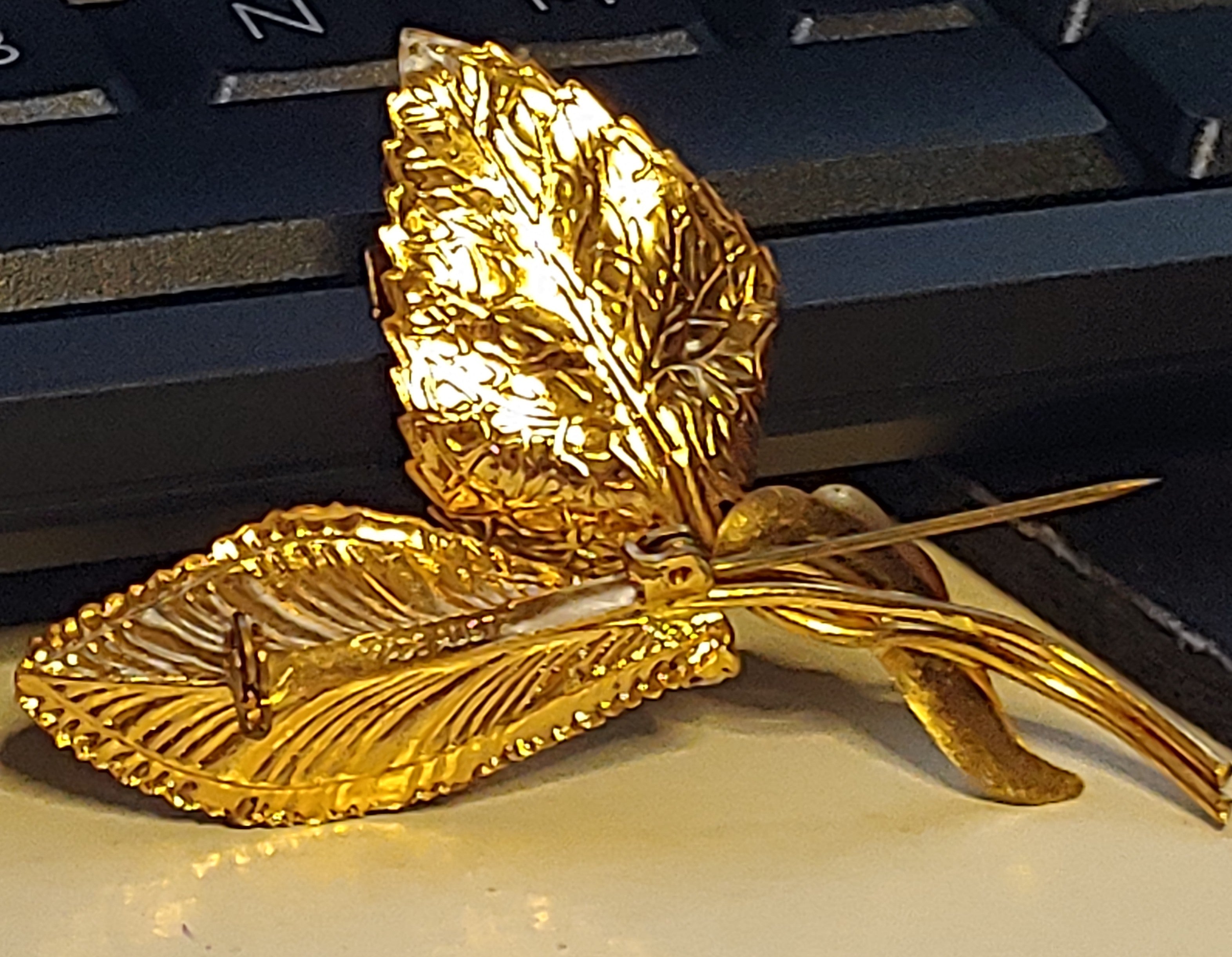 BROOCHES JEWELRY