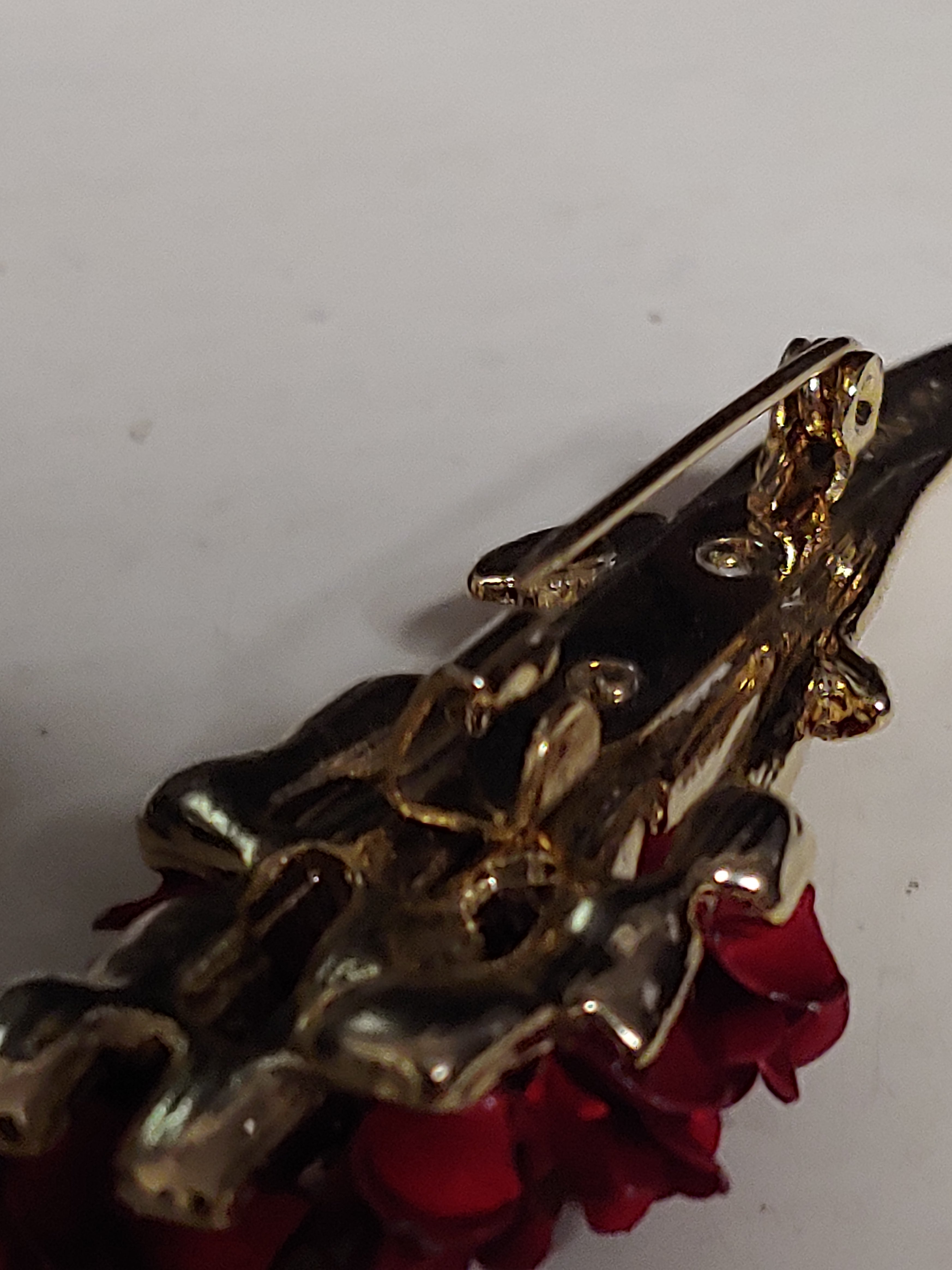 BROOCHES JEWELRY