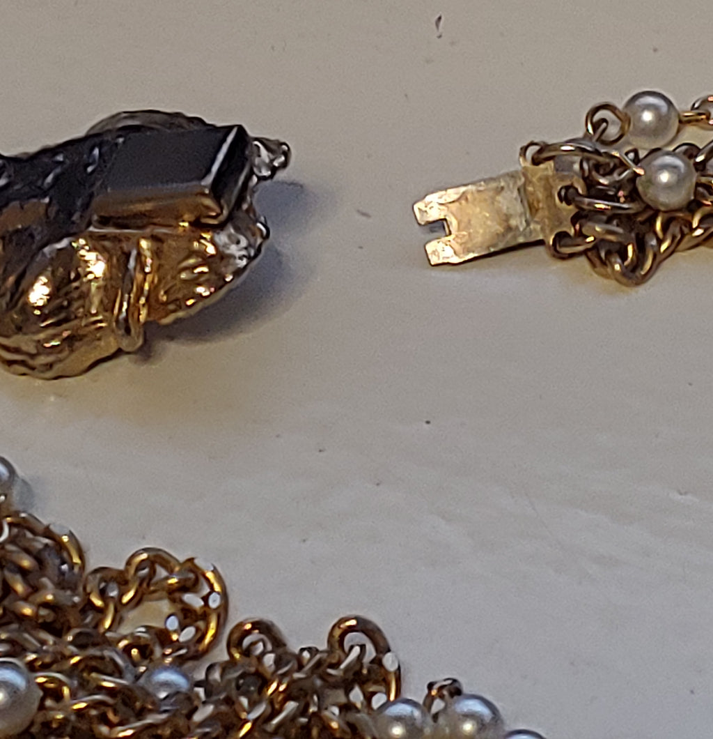 COSTUME NECKLACES