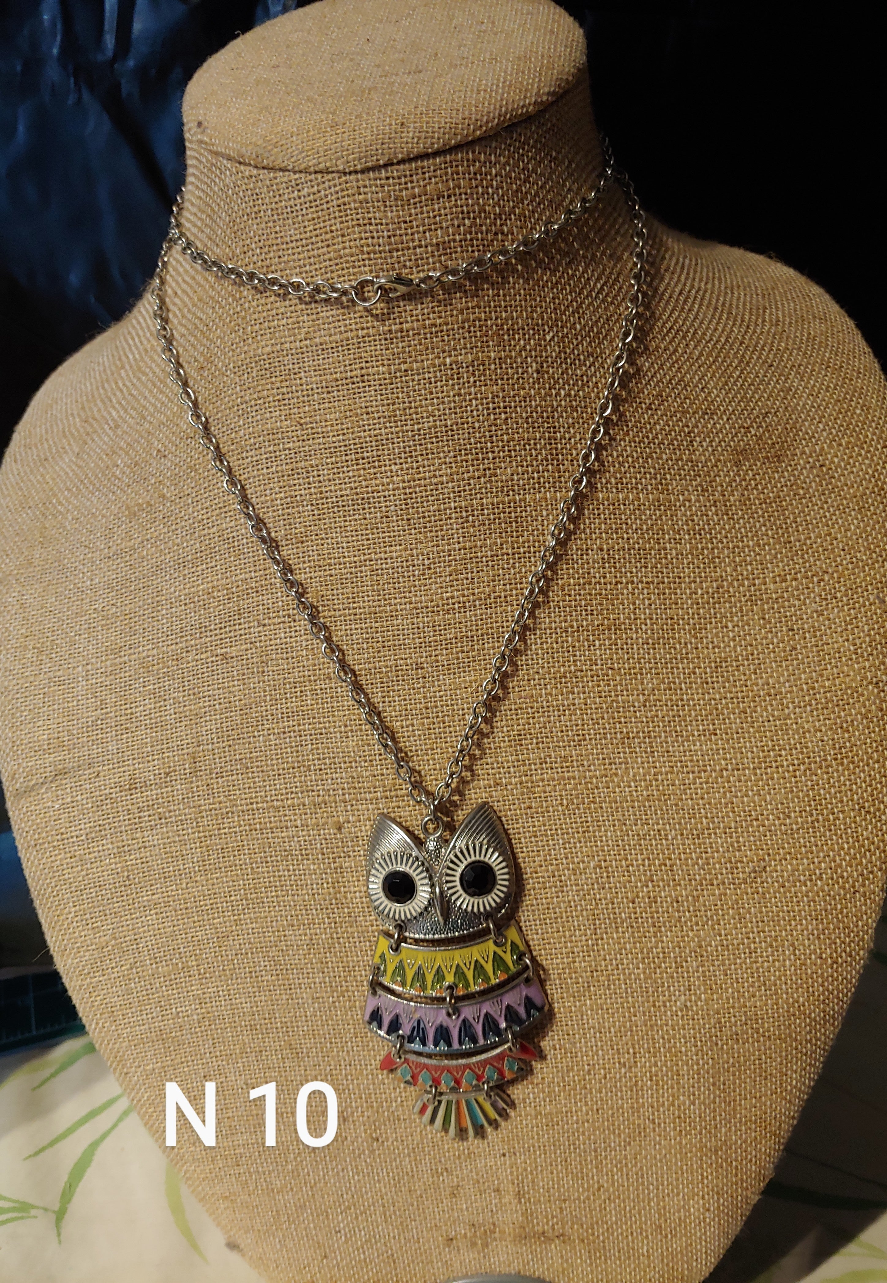COSTUME NECKLACE