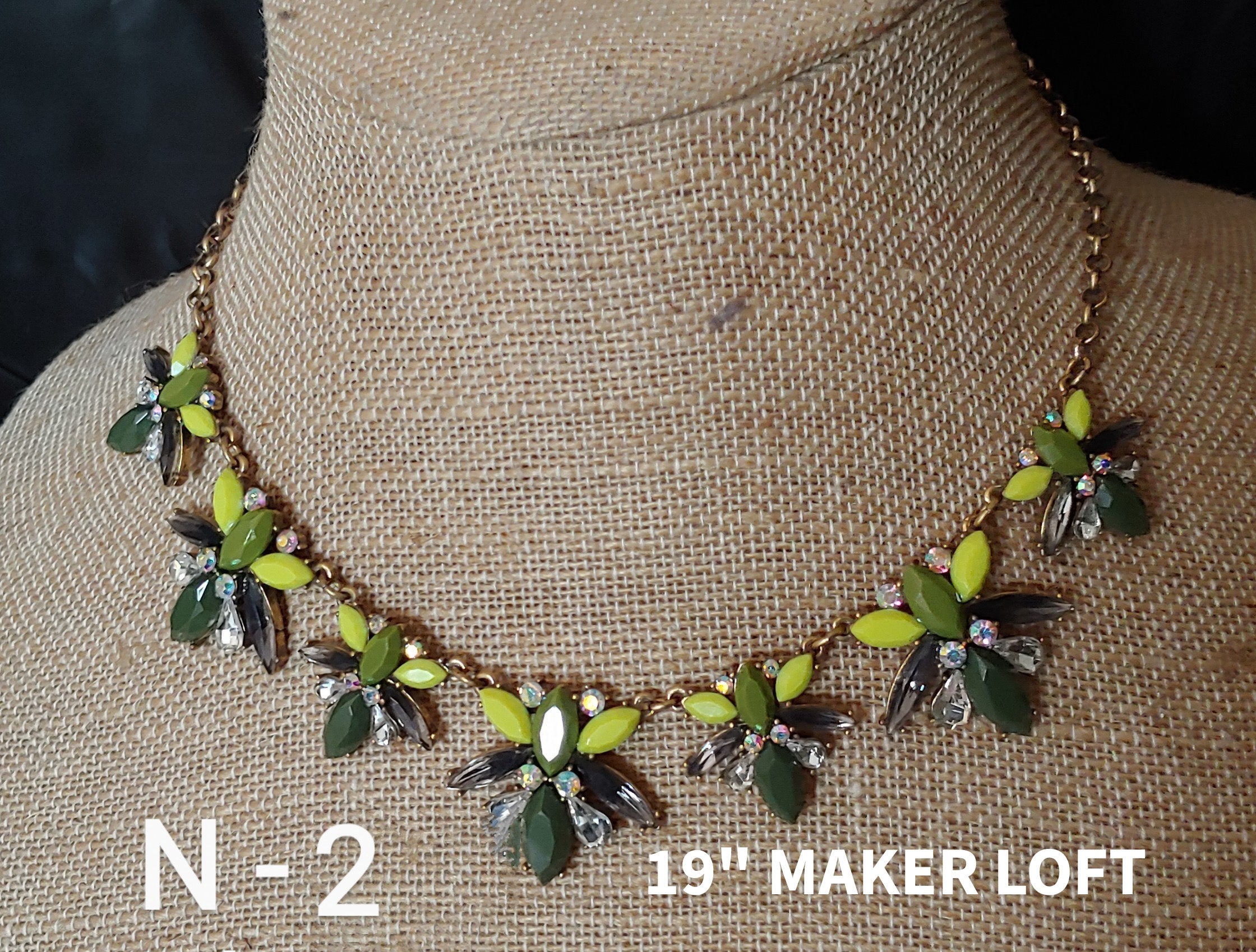 COSTUME NECKLACE