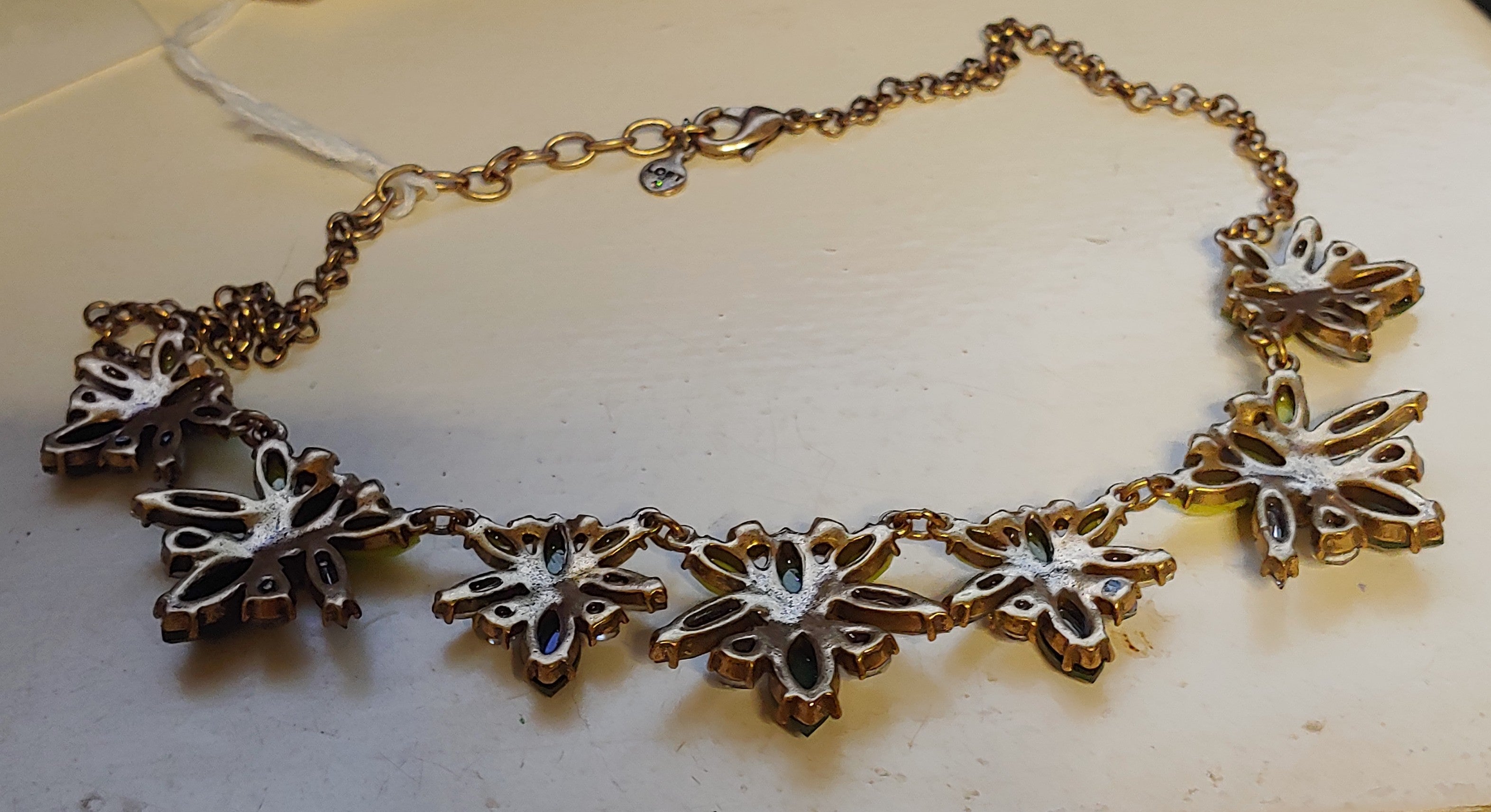 COSTUME NECKLACE