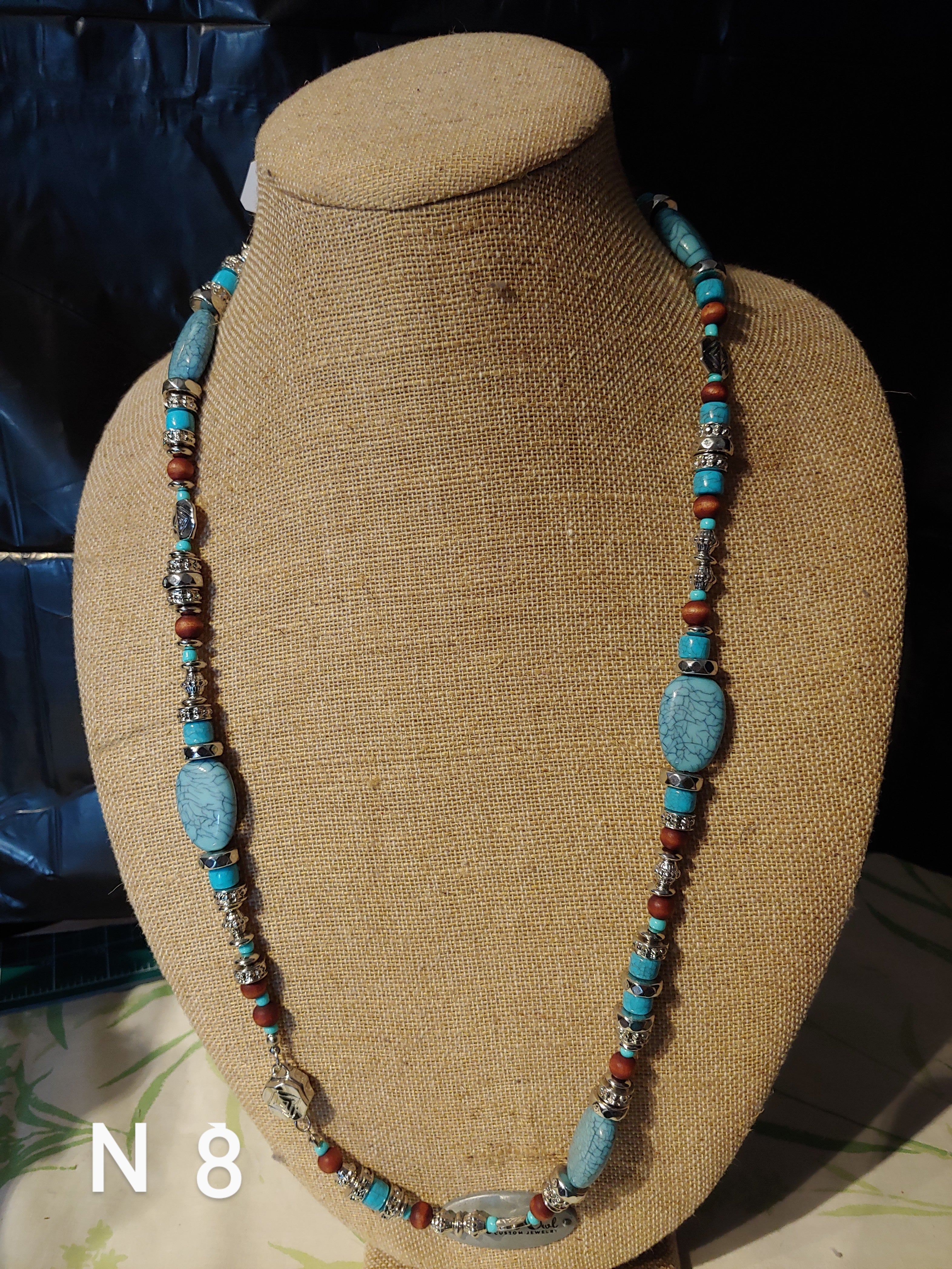 COSTUME NECKLACE