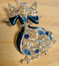 BROOCHES