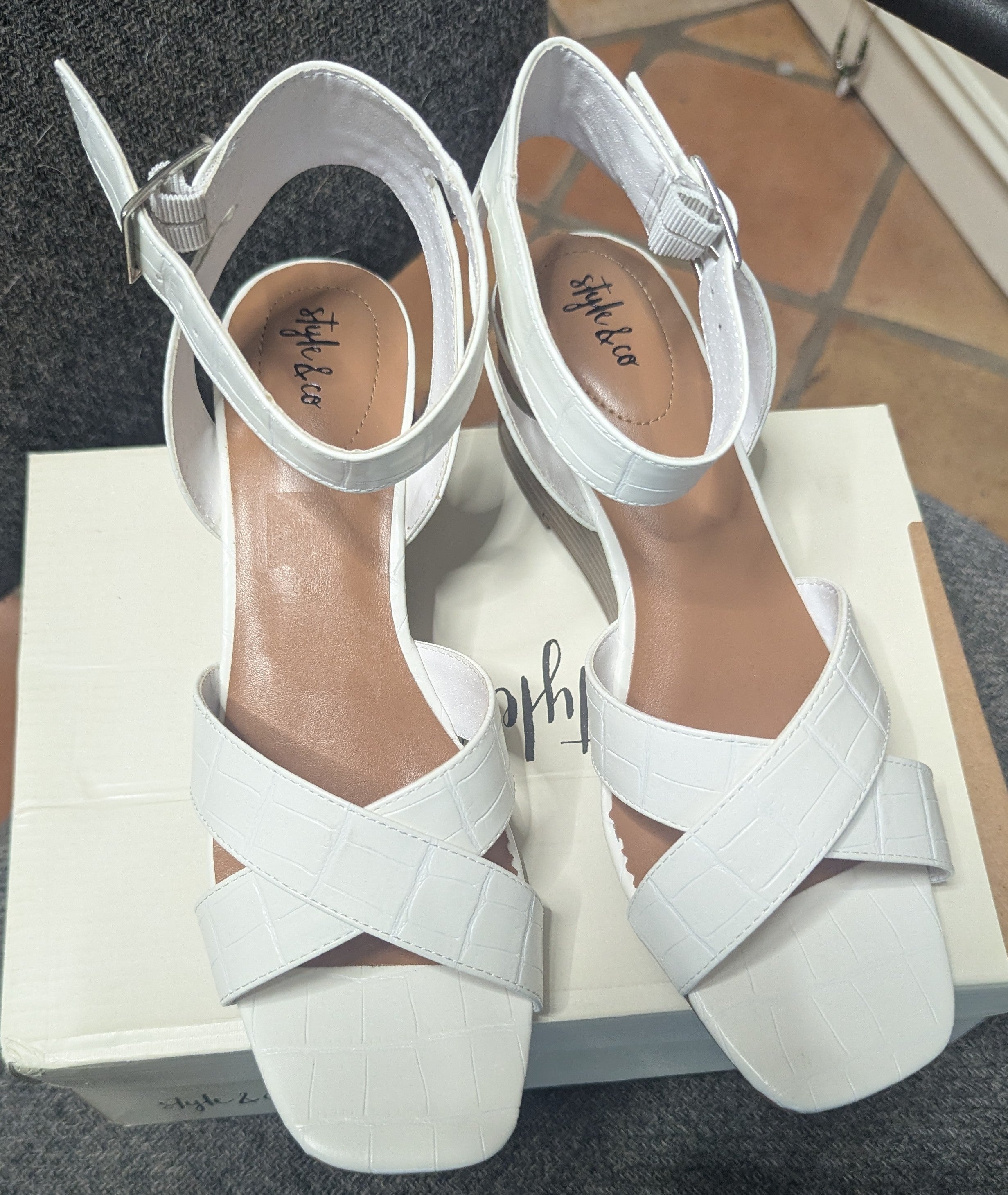 WOMEN'S NEW SHOES