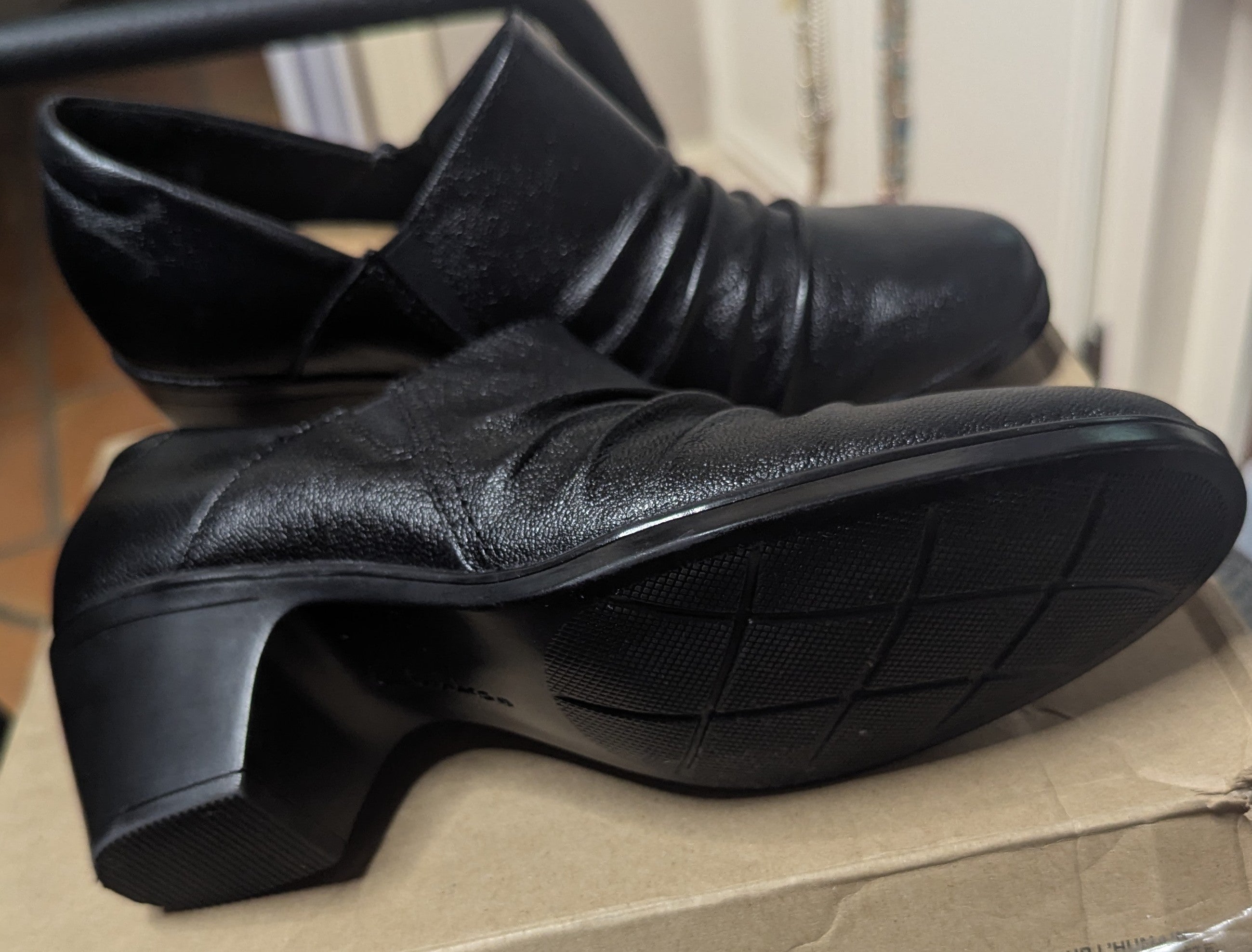 WOMEN'S NEW SHOES