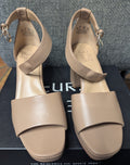 WOMANS NEW SHOES