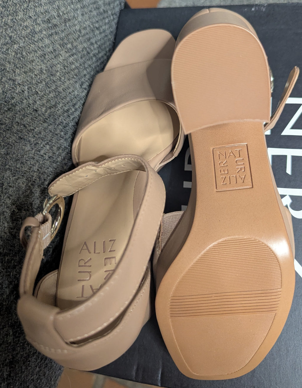 WOMANS NEW SHOES